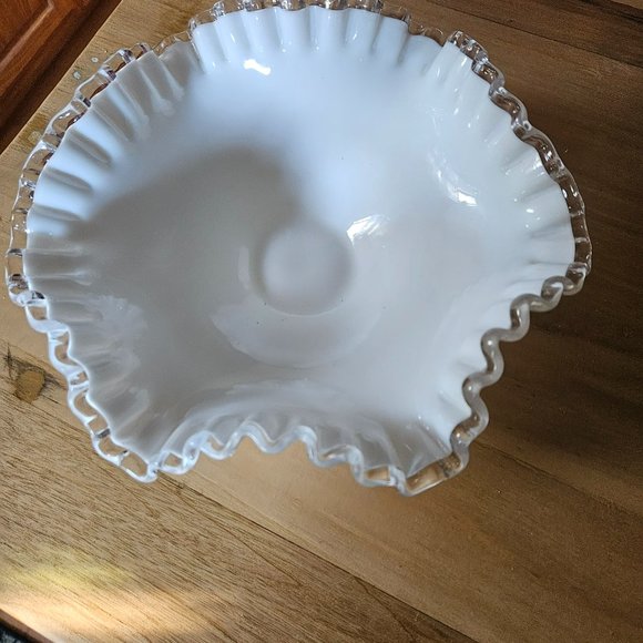 vintage Fenton Silvercrest bowl ruffled edges white milk glass fruit bowl - Picture 2 of 6